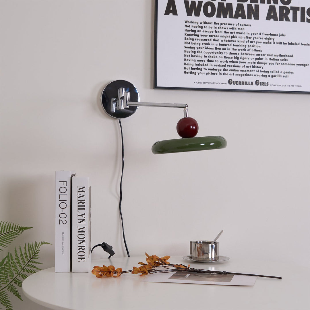 Lola Plug-in Vägglampa