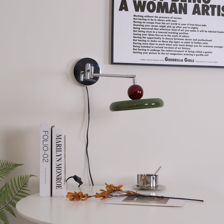 Lola Plug-in Vägglampa