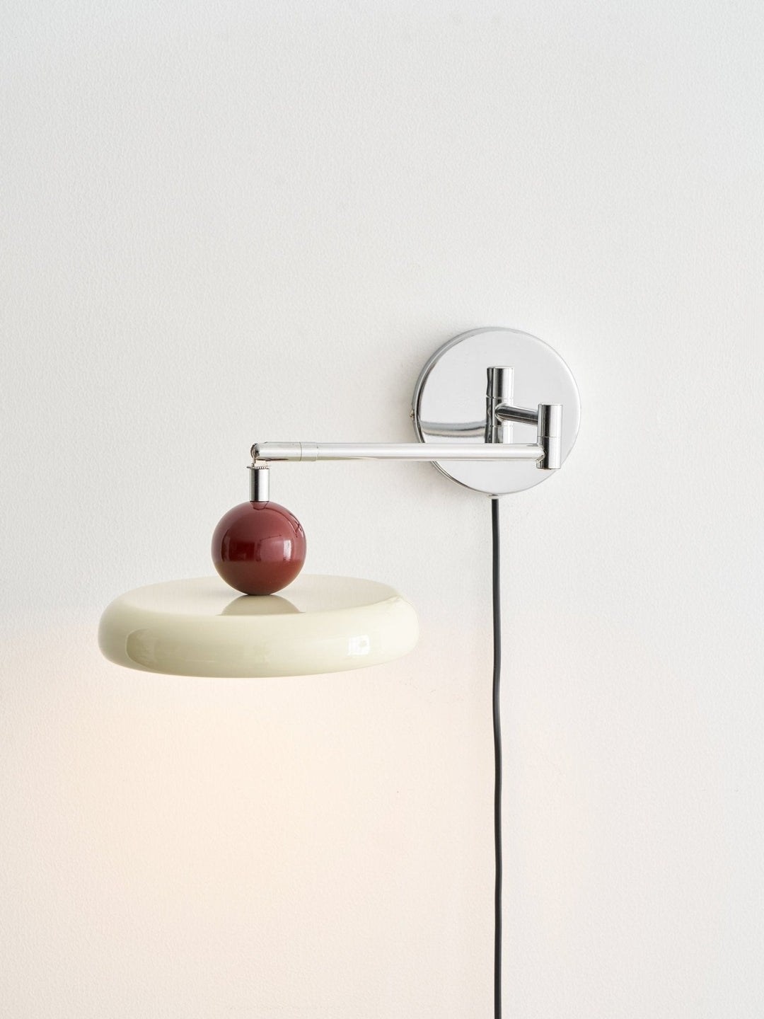 Lola Plug-in Vägglampa