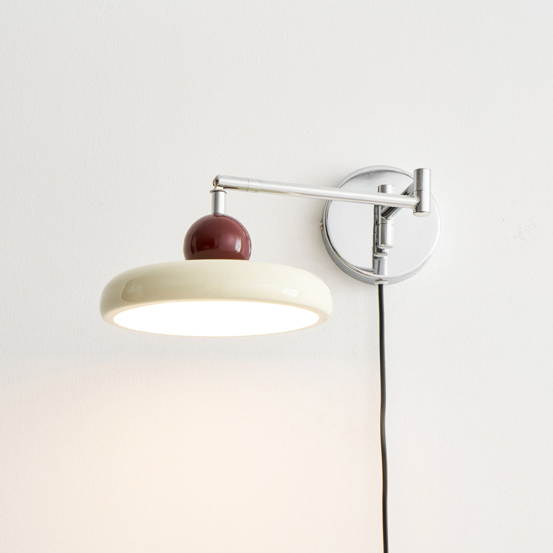Lola Plug-in Vägglampa
