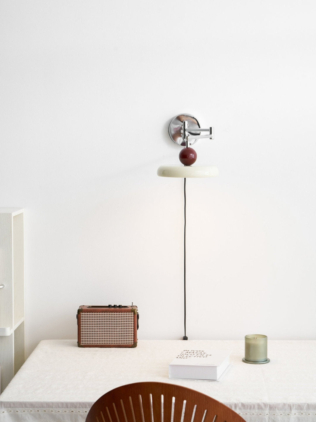 Lola Plug-in Vägglampa