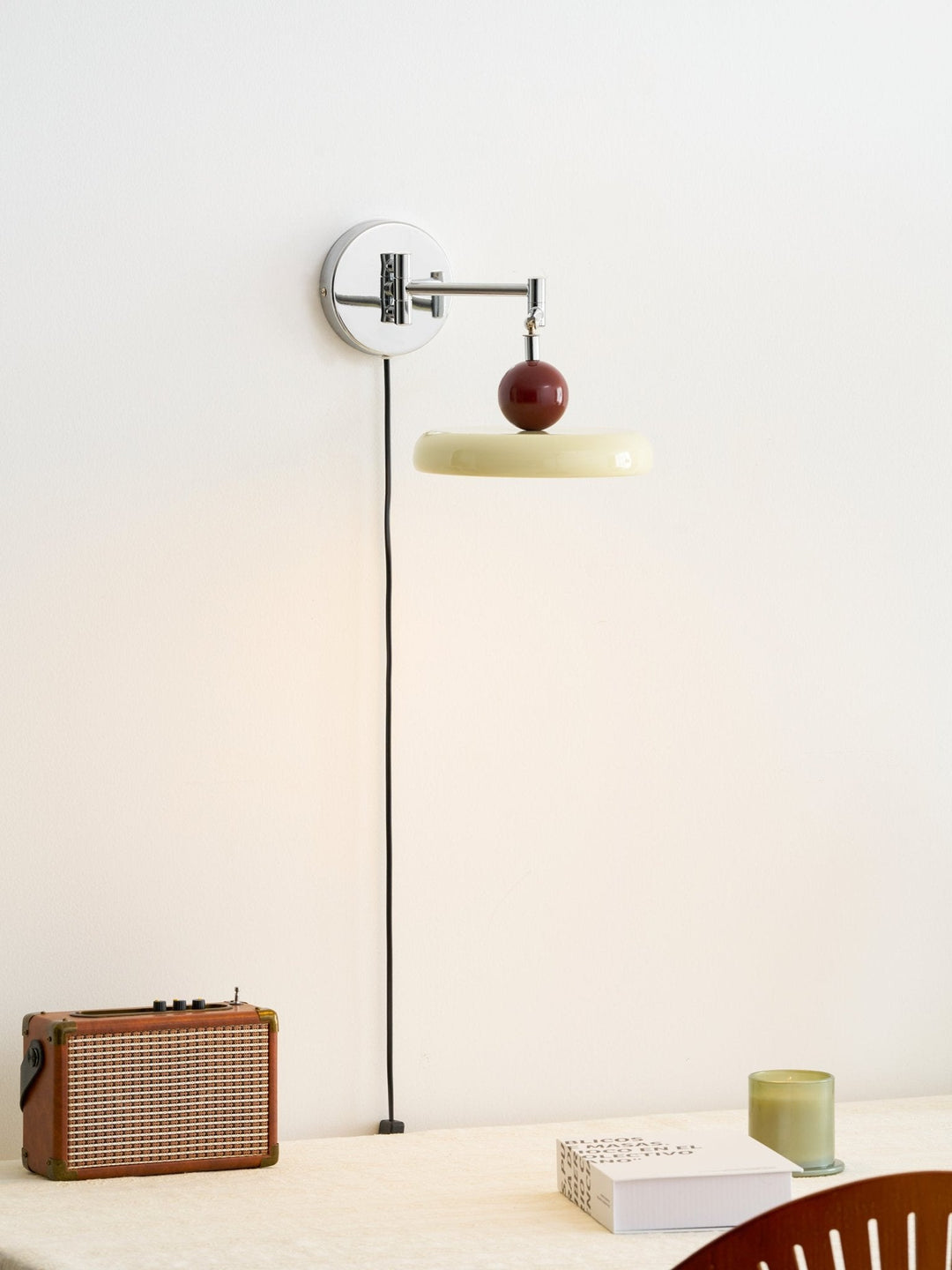 Lola Plug-in Vägglampa