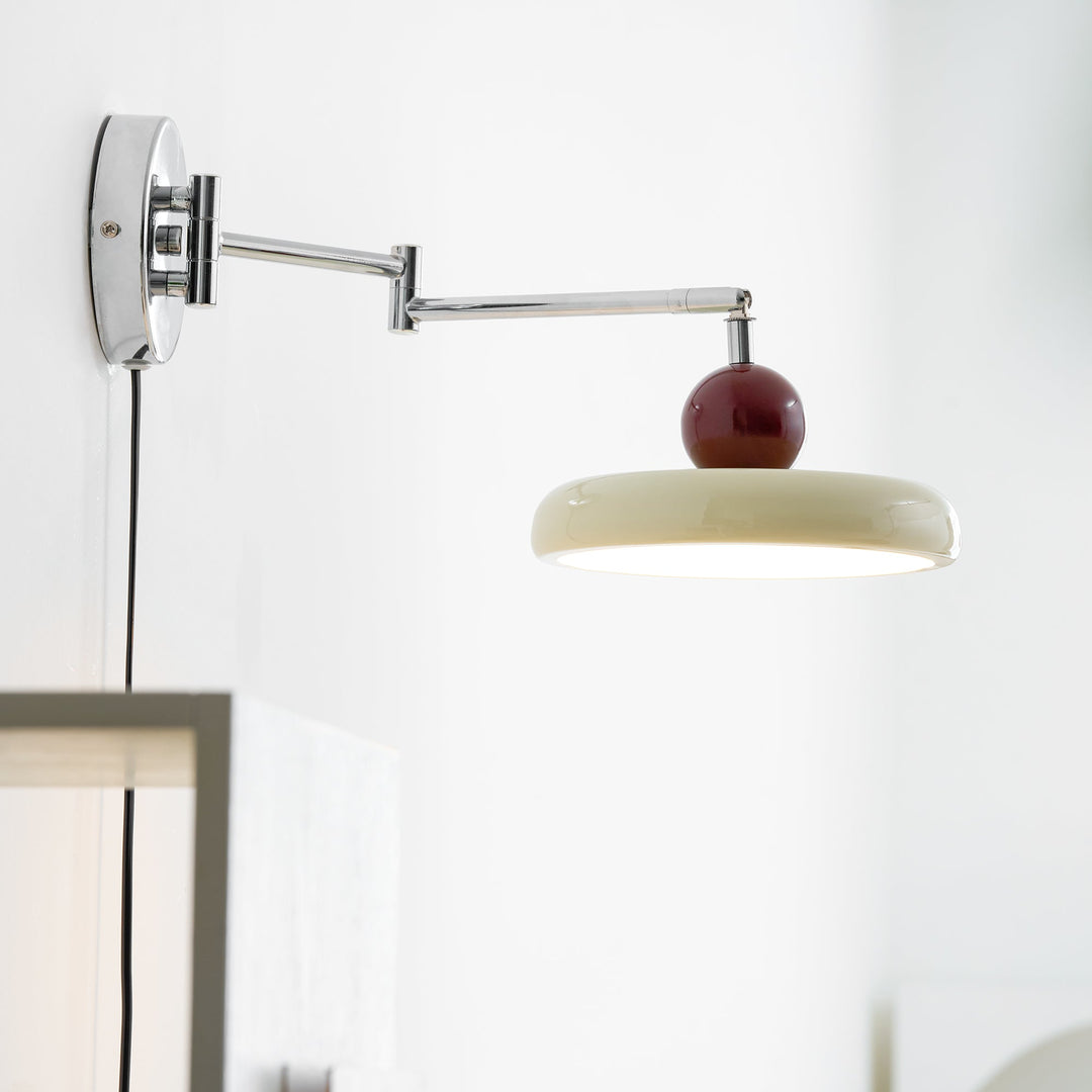 Lola Plug-in Vägglampa