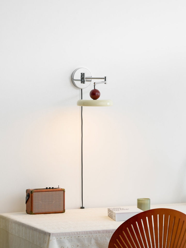 Lola Plug-in Vägglampa