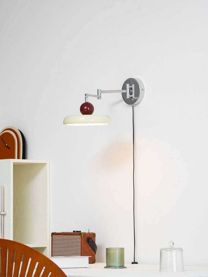 Lola Plug-in Vägglampa