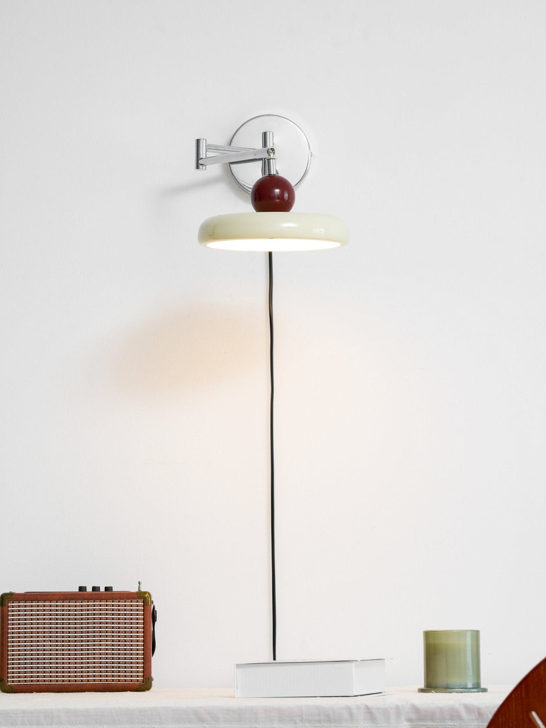 Lola Plug-in Vägglampa