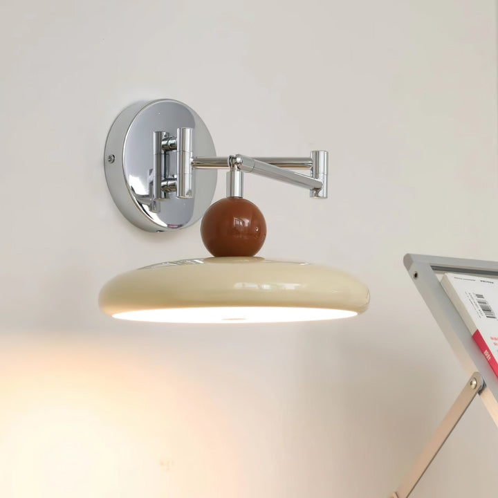 Lola Swing Arm Vägglampa