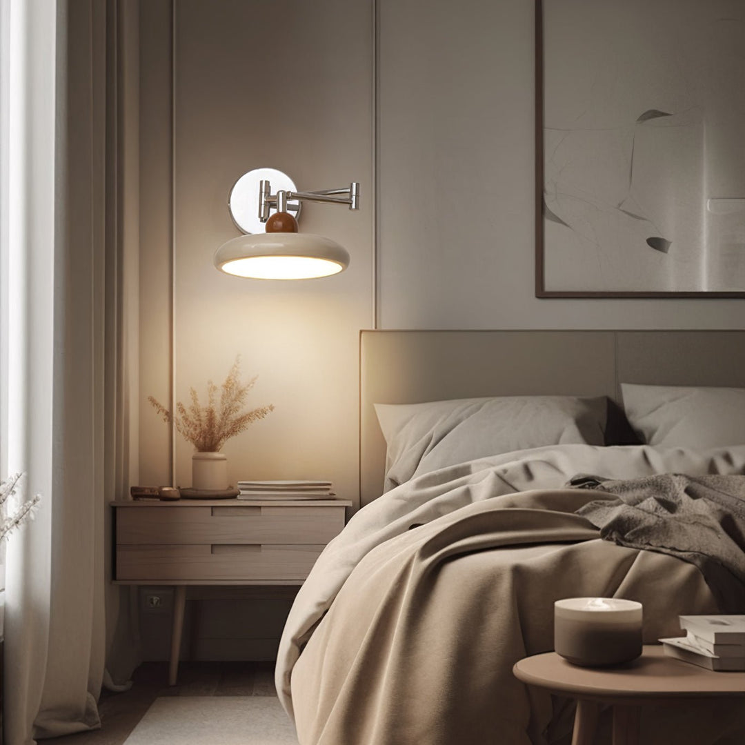 Lola Swing Arm Vägglampa