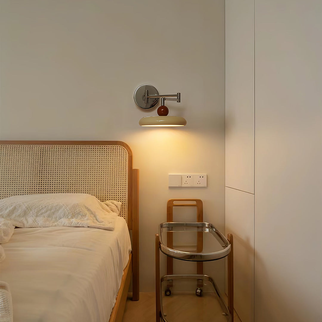 Lola Swing Arm Vägglampa