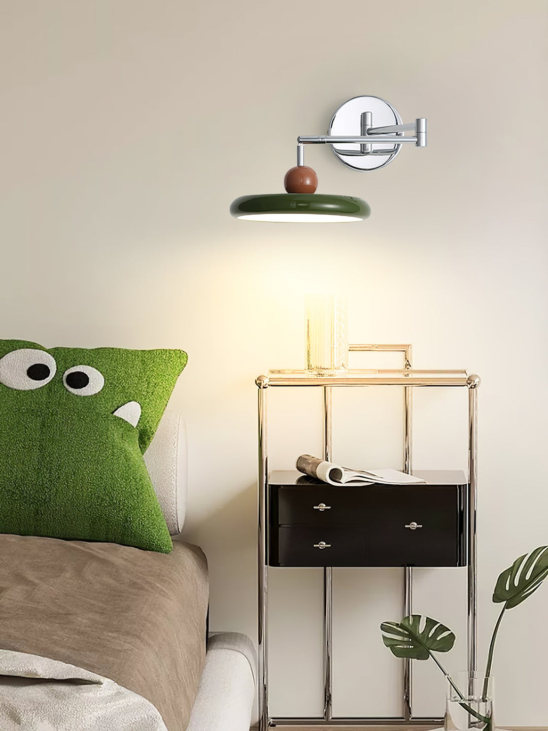 Lola Swing Arm Vägglampa