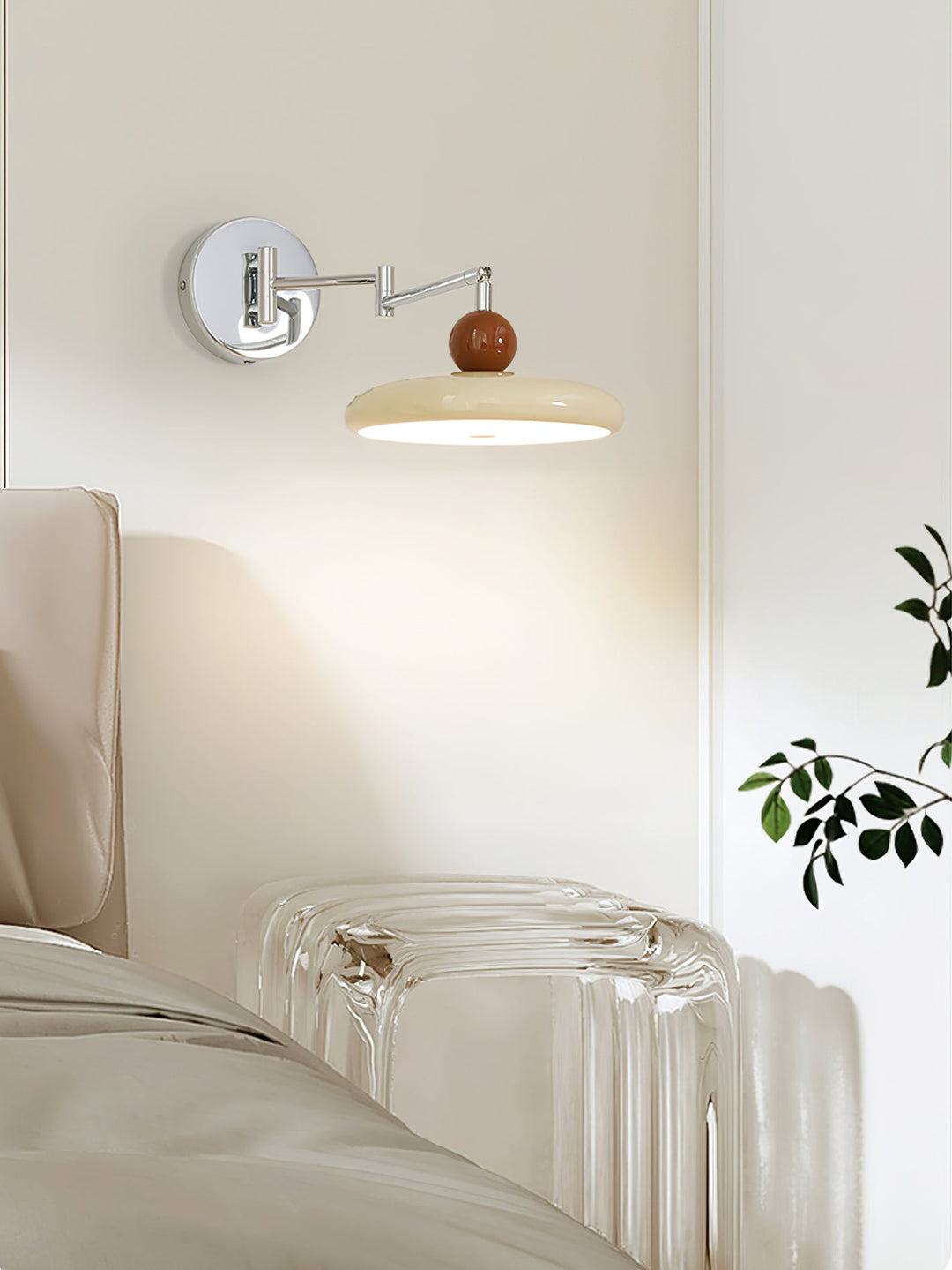 Lola Swing Arm Vägglampa
