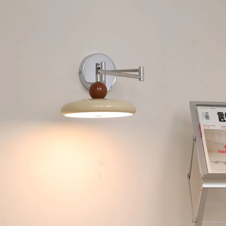 Lola Swing Arm Vägglampa