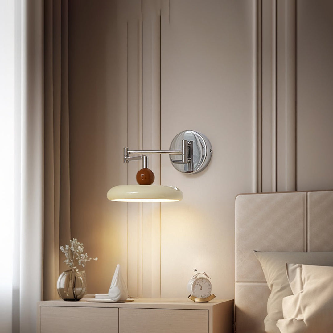 Lola Swing Arm Vägglampa