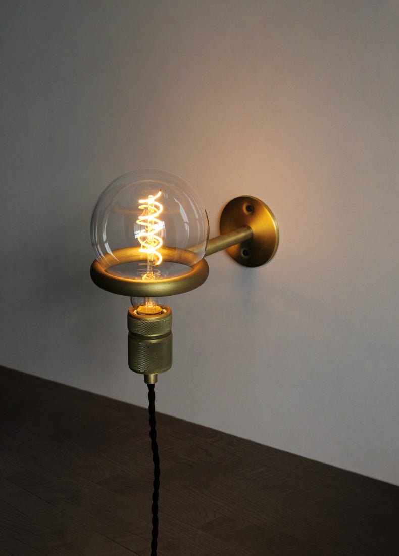 Loop Minimalist Vägglampa