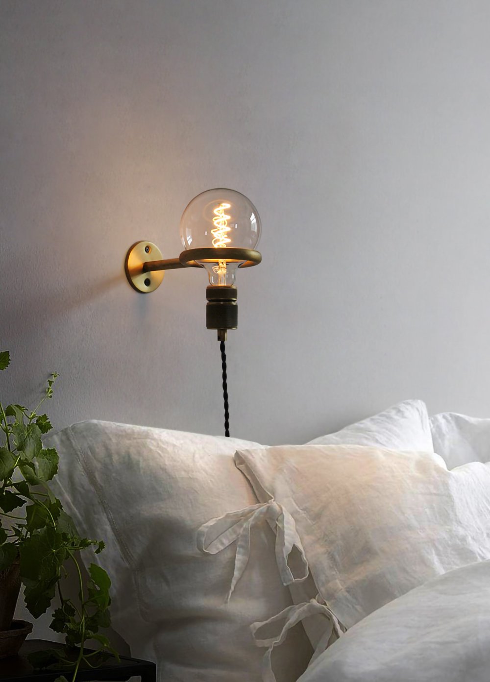 Loop Minimalist Vägglampa