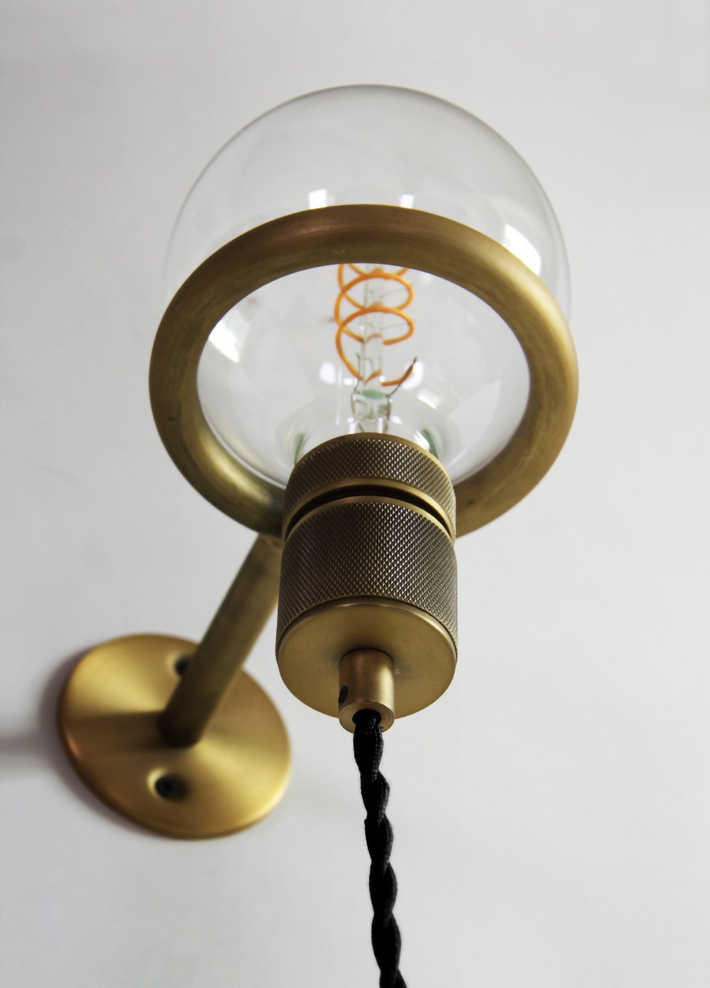 Loop Minimalist Vägglampa