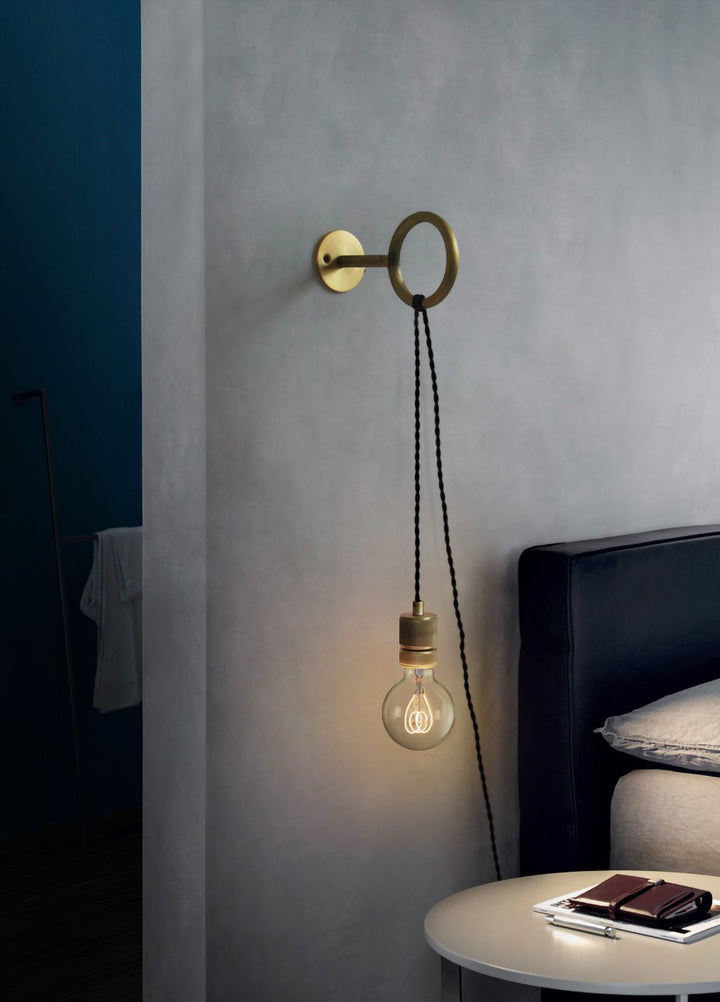 Loop Minimalist Vägglampa