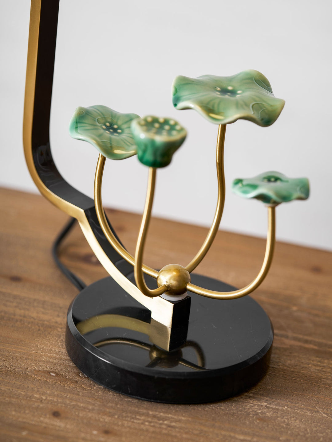 Lotus Bordslampa