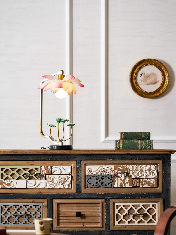 Lotus Bordslampa