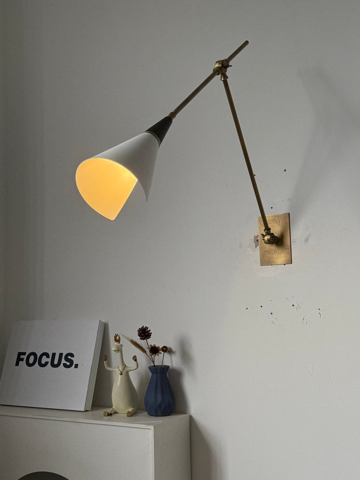 Magari Vägglampa