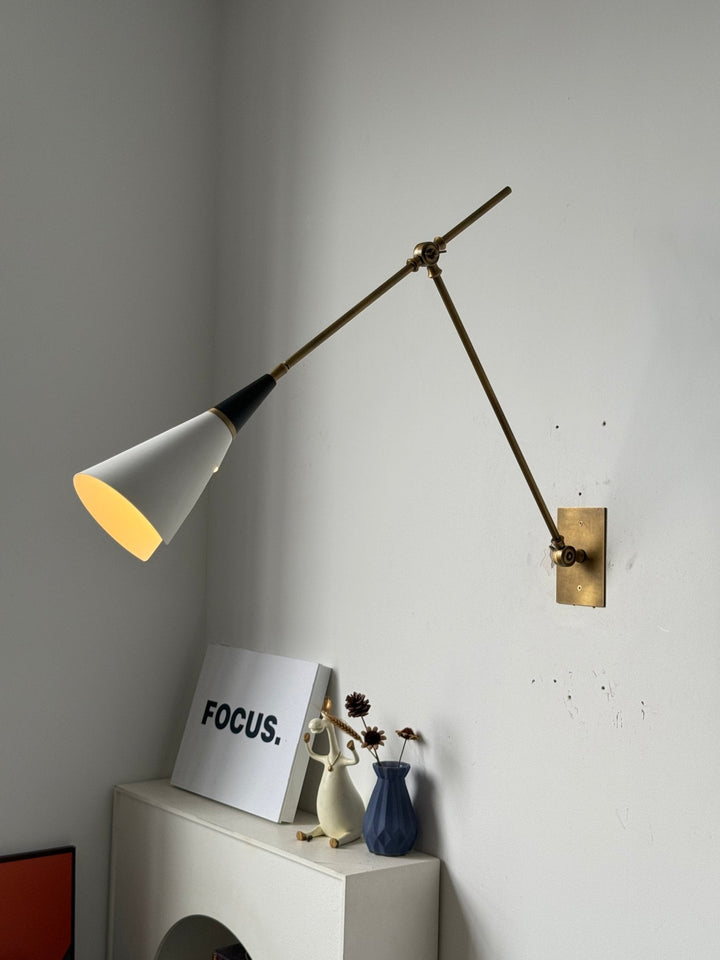 Magari Vägglampa