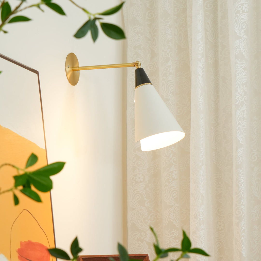 Petite Magari Vägglampa