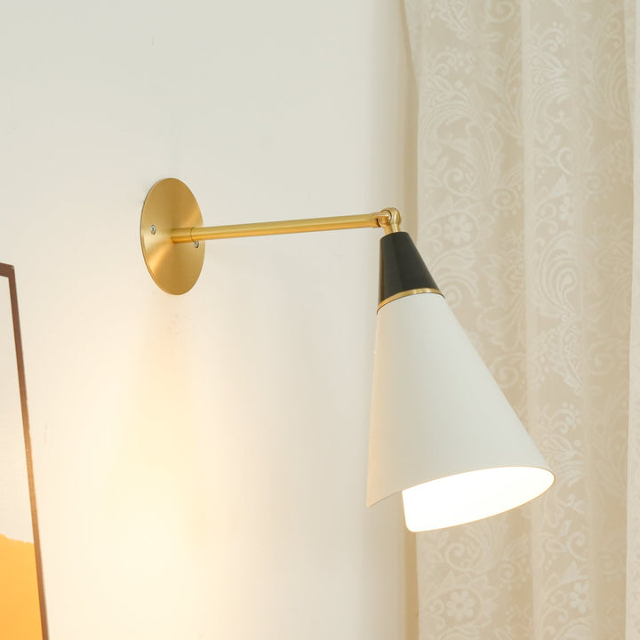 Petite Magari Vägglampa