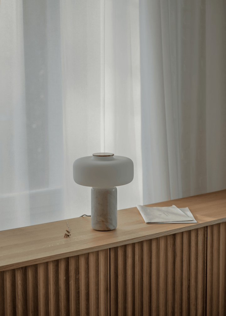 Maris Uppladdningsbar Marmor Bordslampa