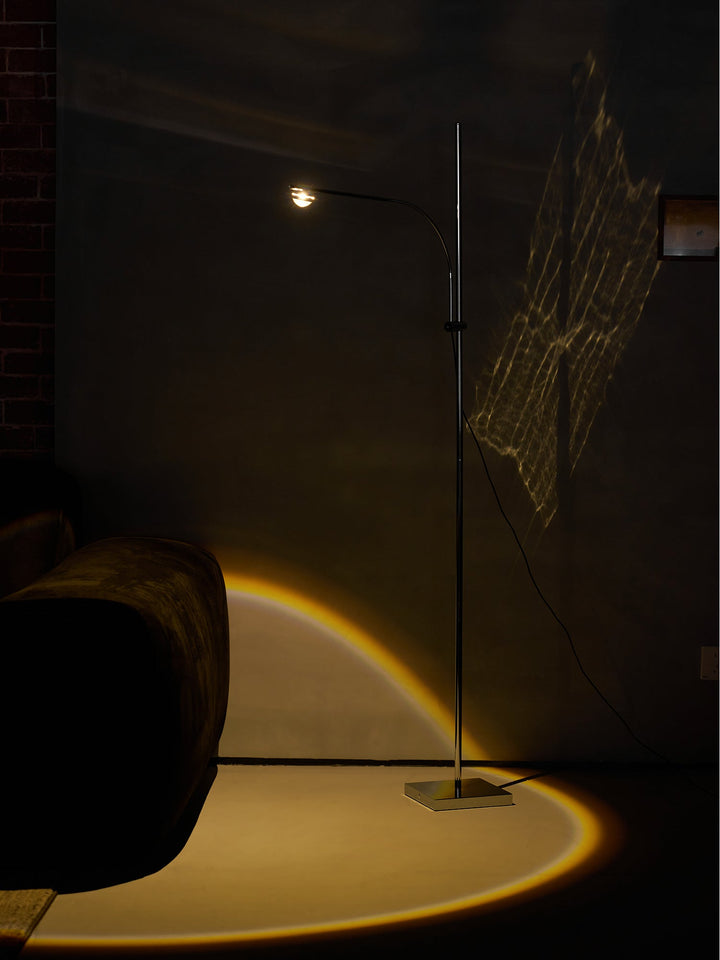 Metallkropp Elegant Golvlampa