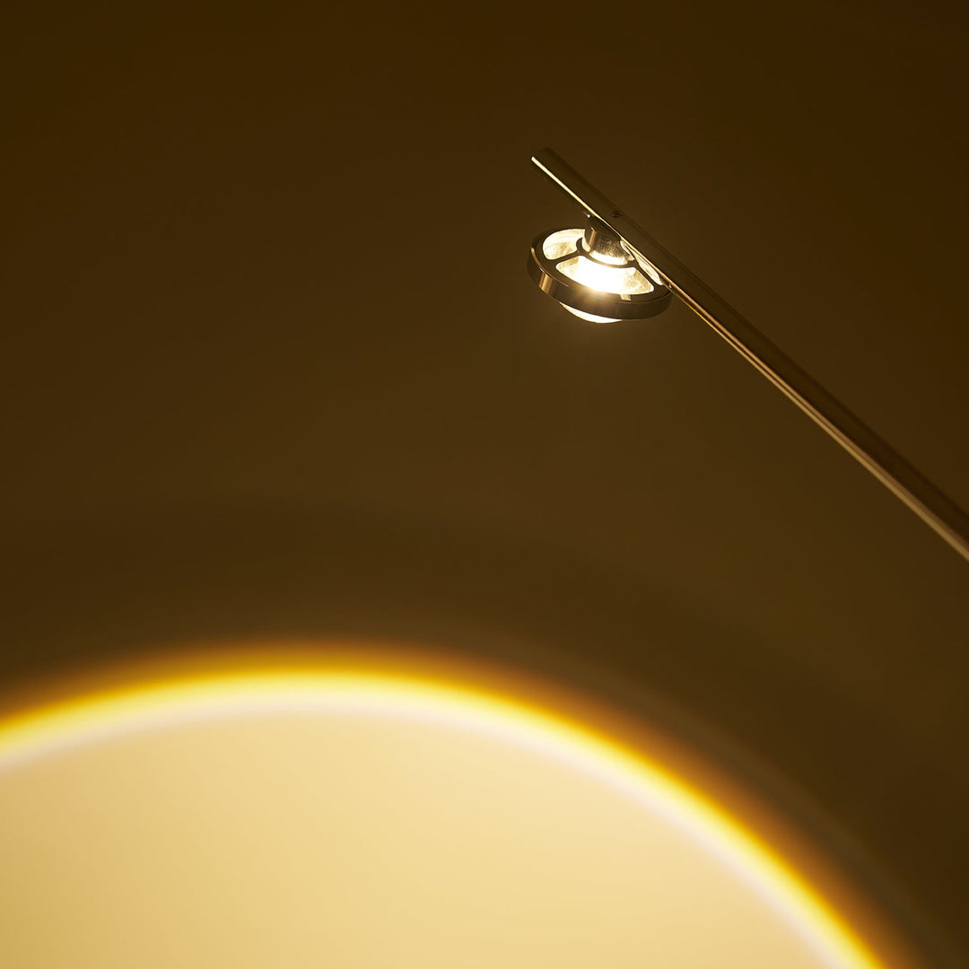 Metallkropp Elegant Golvlampa
