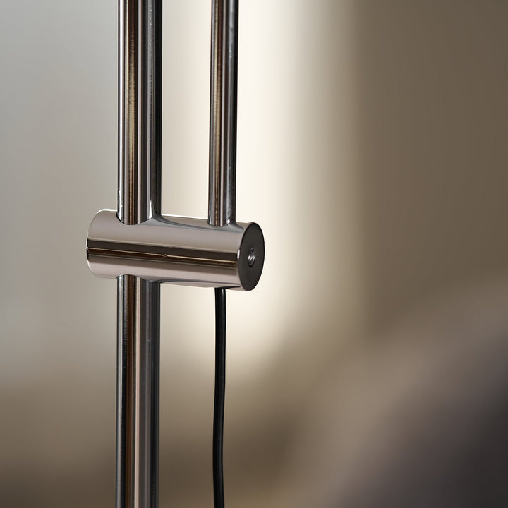 Metallkropp Elegant Golvlampa