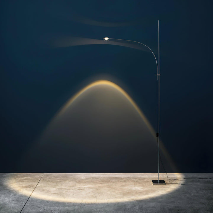 Metallkropp Elegant Golvlampa