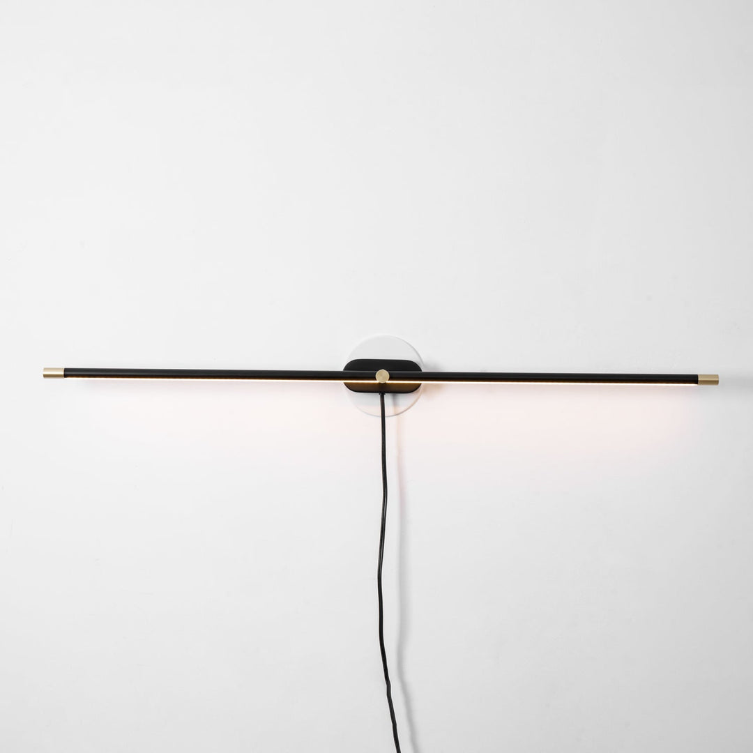 Minimalistisk Linjär Vägglampa med Stickkontakt