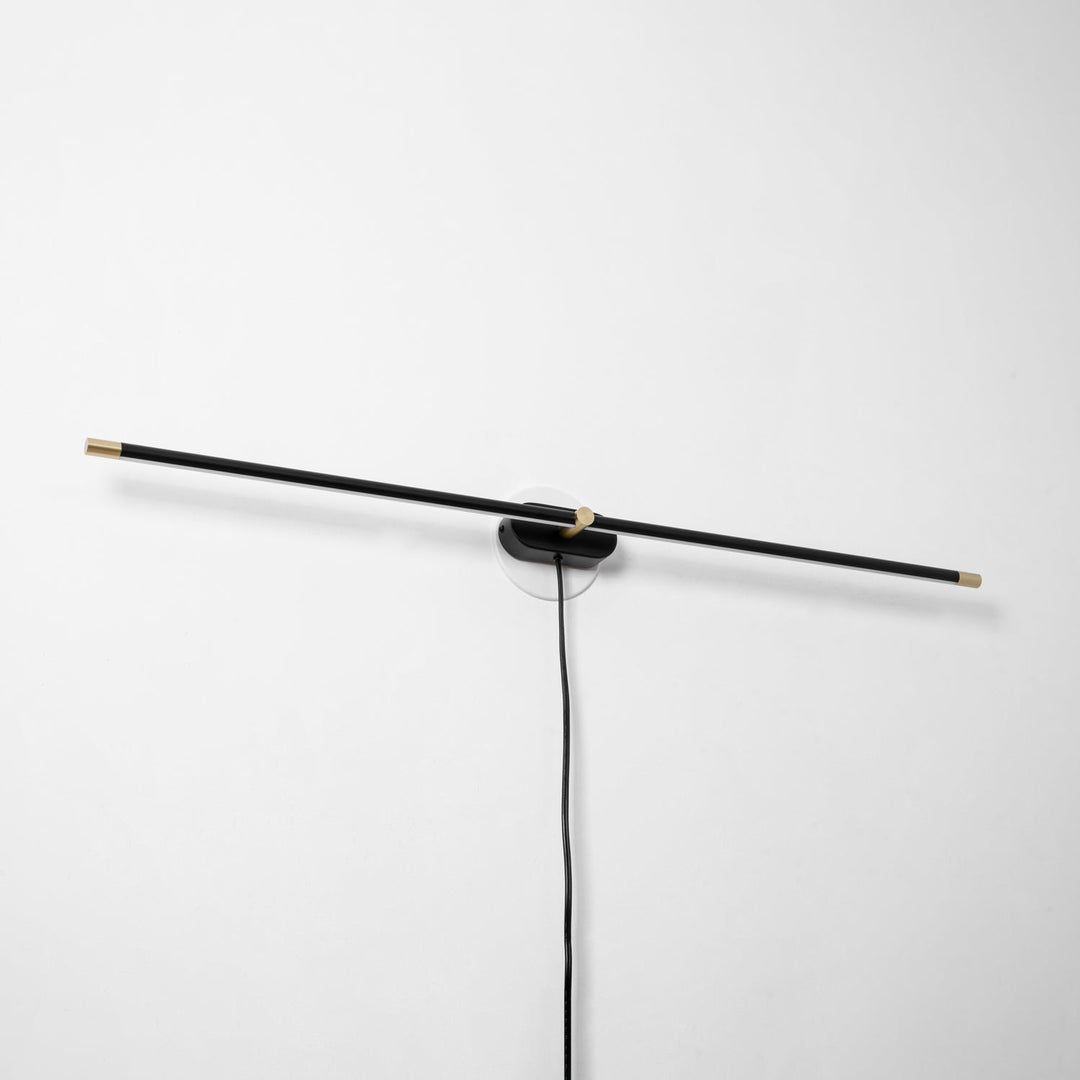 Minimalistisk Linjär Vägglampa med Stickkontakt