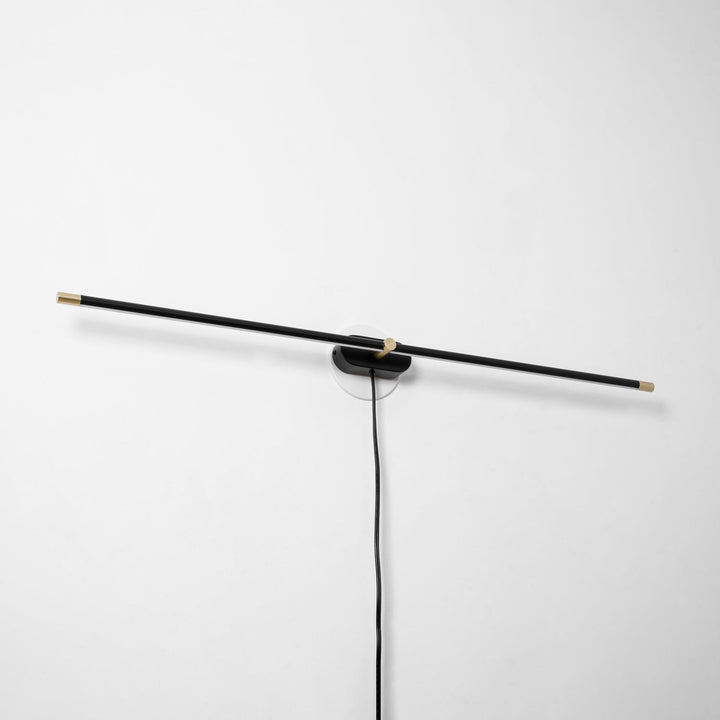 Minimalistisk Linjär Vägglampa med Stickkontakt