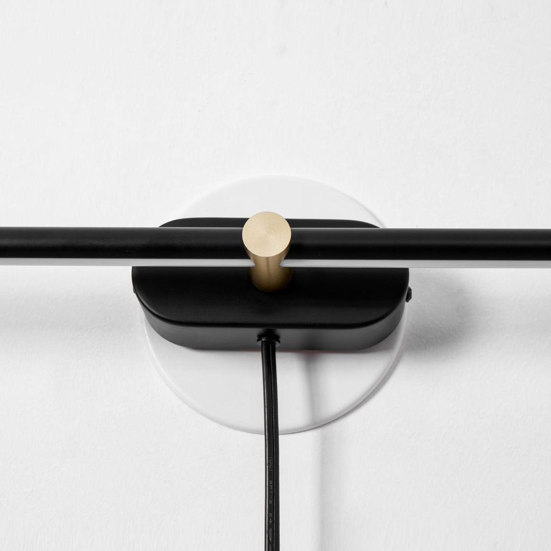 Minimalistisk Linjär Vägglampa med Stickkontakt