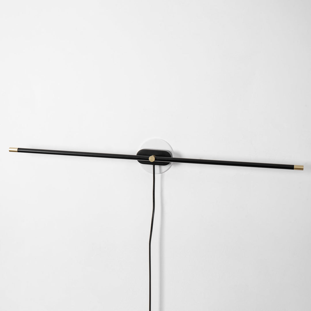 Minimalistisk Linjär Vägglampa med Stickkontakt