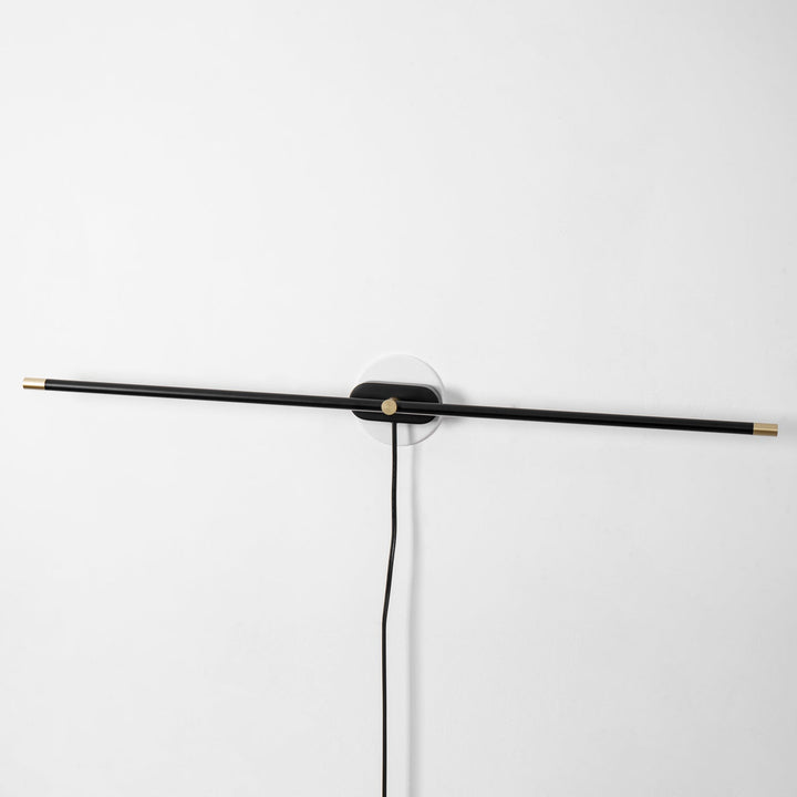 Minimalistisk Linjär Vägglampa med Stickkontakt
