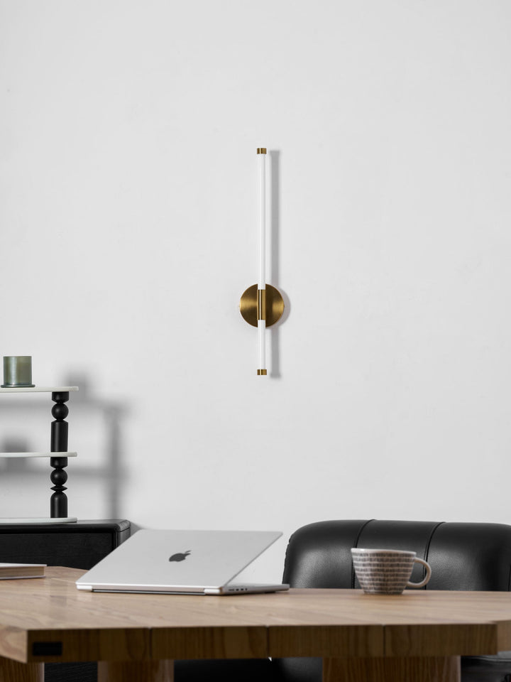 Minimalistisk Vertikal Vägglampa