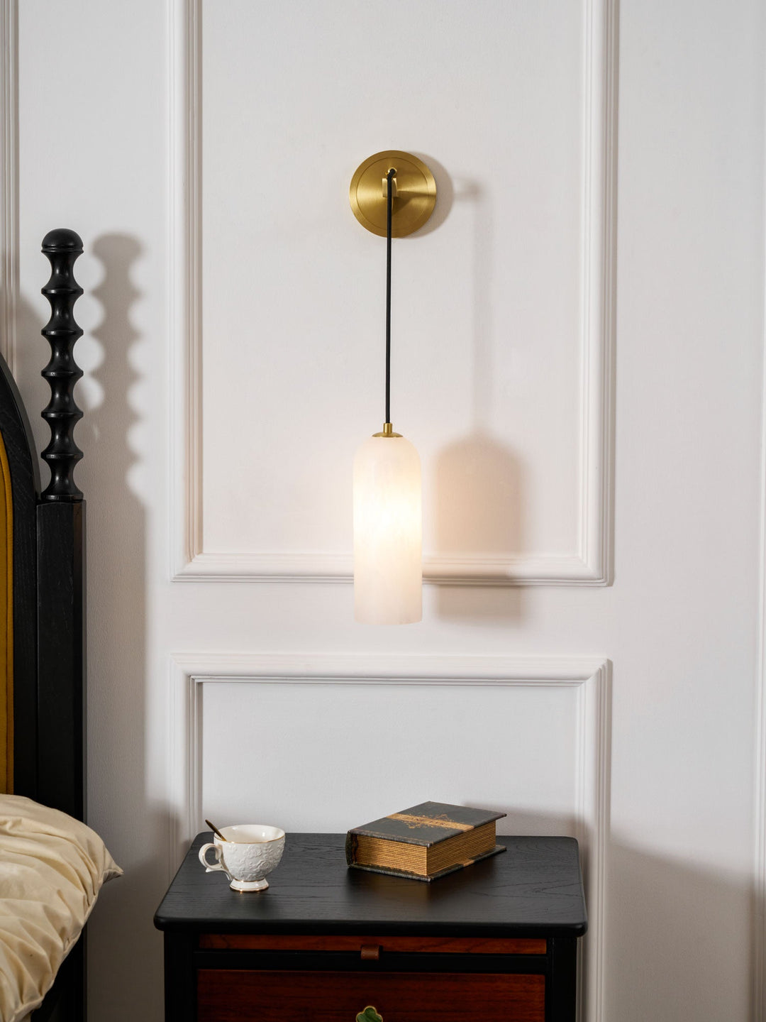 Monty Alabaster Vägglampa