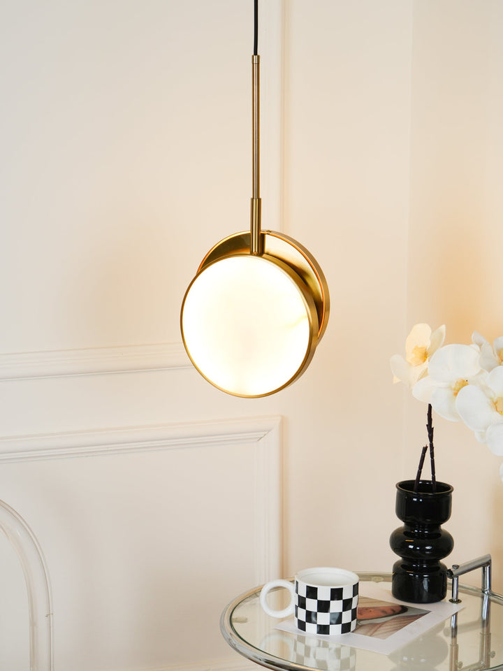 Moonshade Alabaster Pendellampa