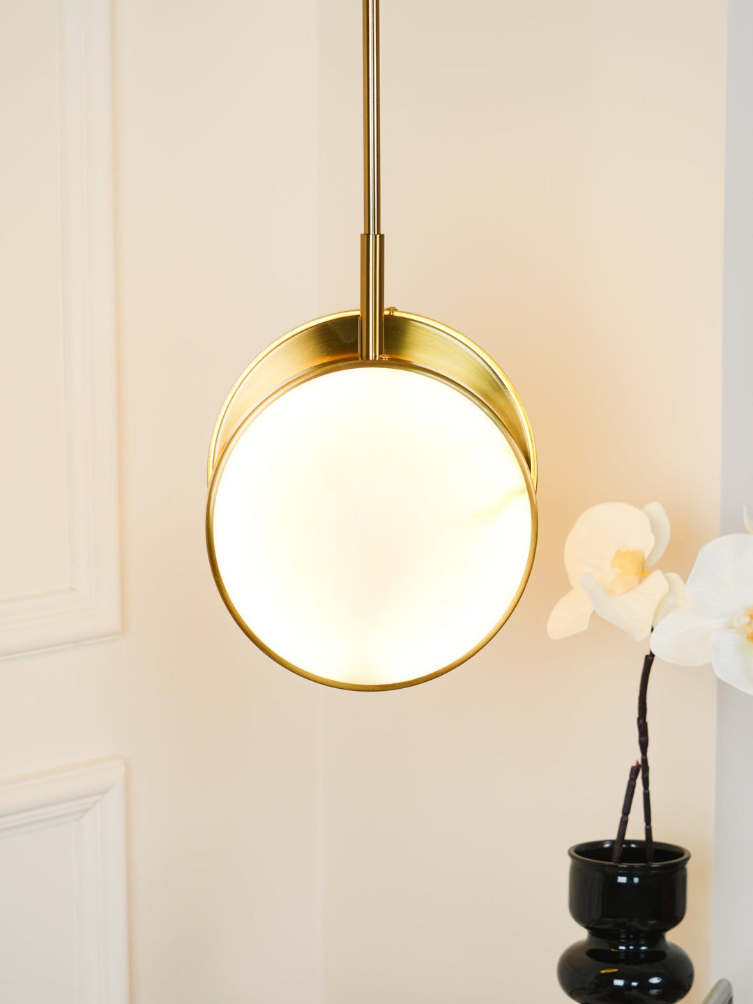 Moonshade Alabaster Pendellampa