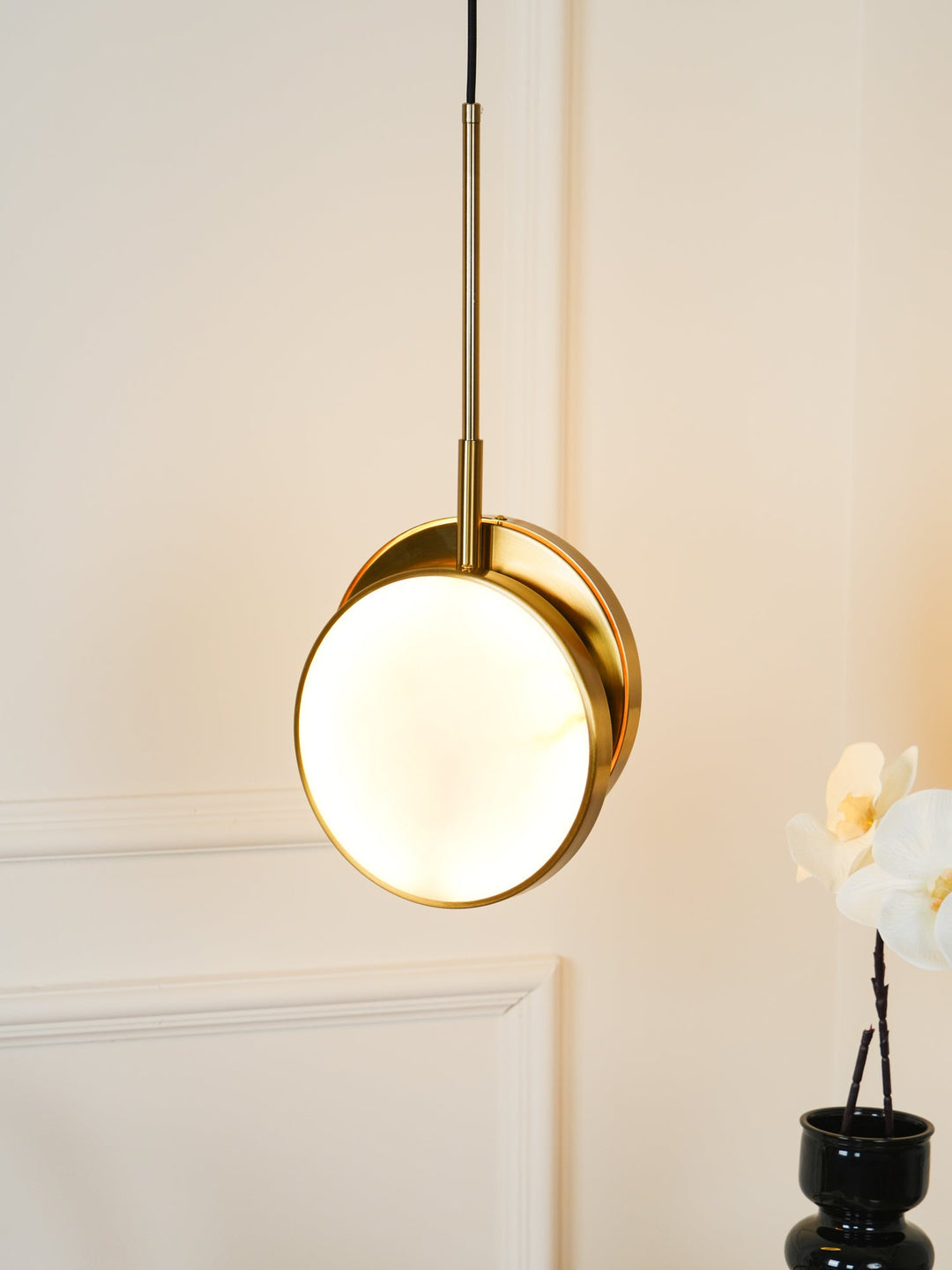 Moonshade Alabaster Pendellampa