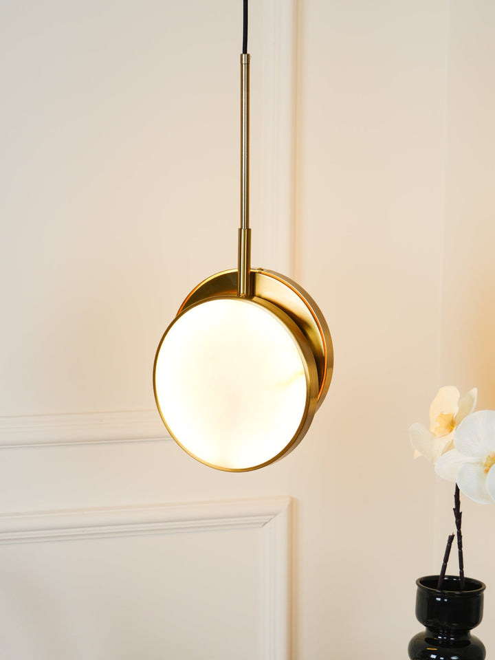 Moonshade Alabaster Pendellampa
