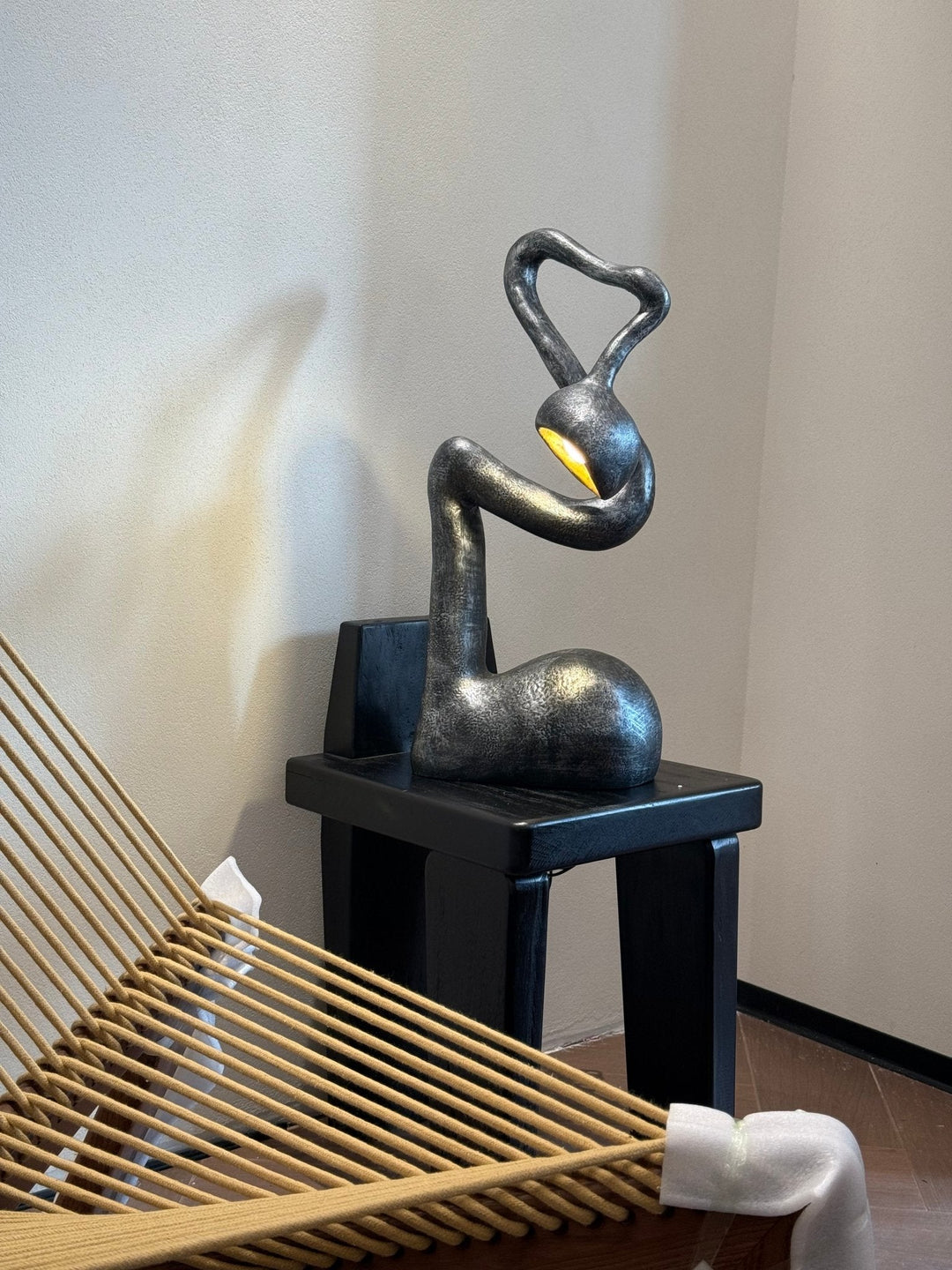 Myrrh Skulptur Bordslampa