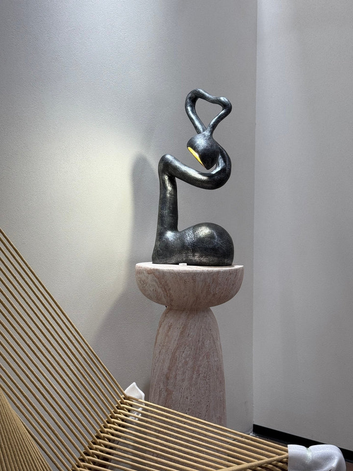 Myrrh Skulptur Bordslampa