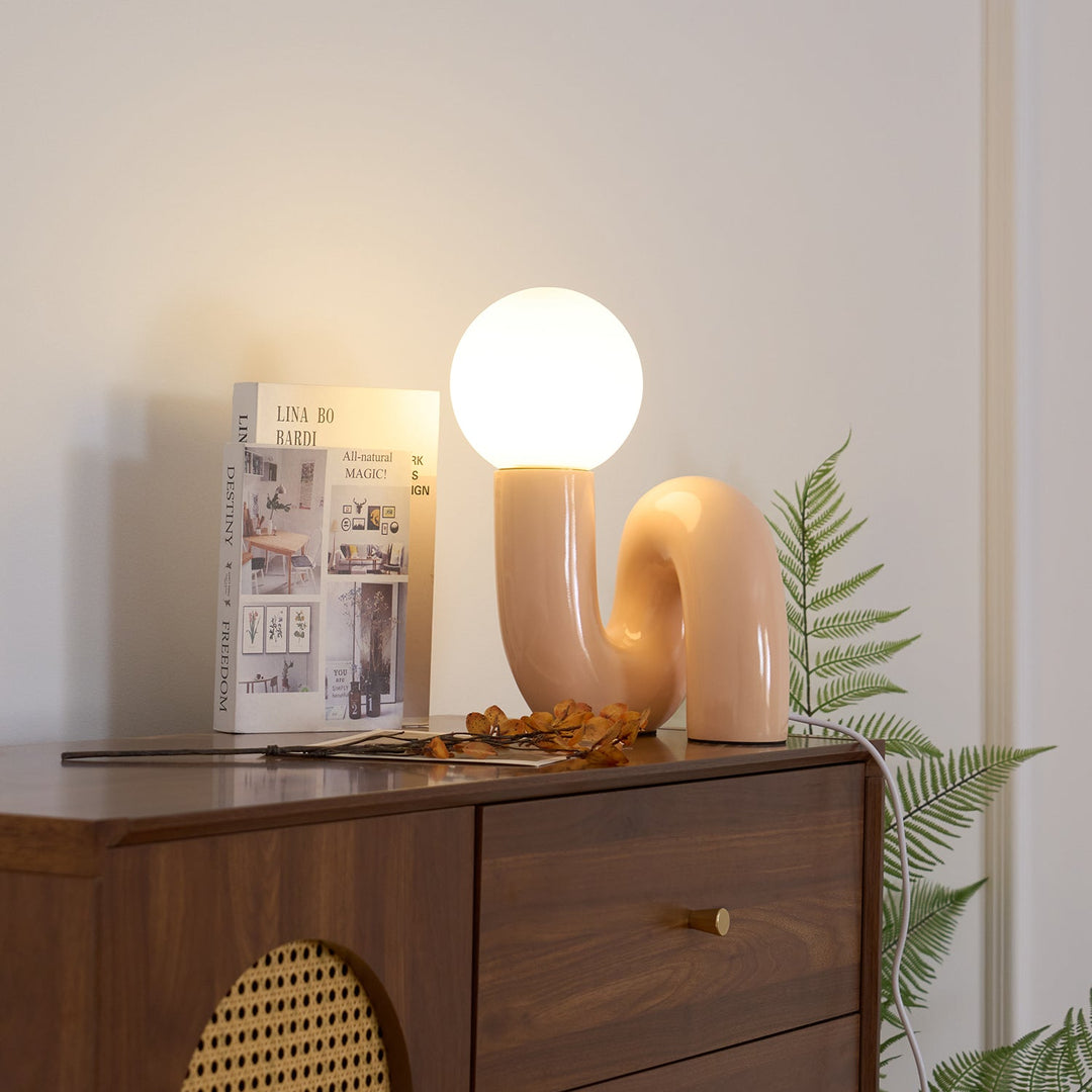 Lekfull N-formad Bordslampa