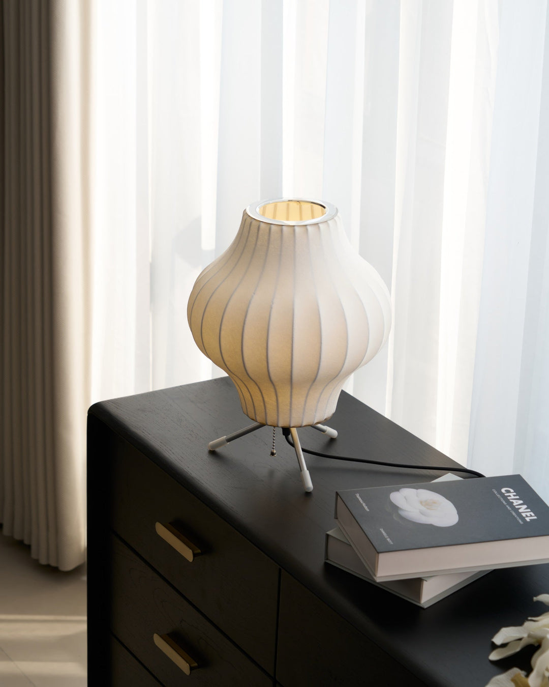 Tripod Bubble Table Lamp