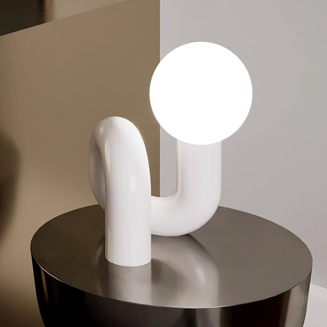 Lekfull N-formad Bordslampa