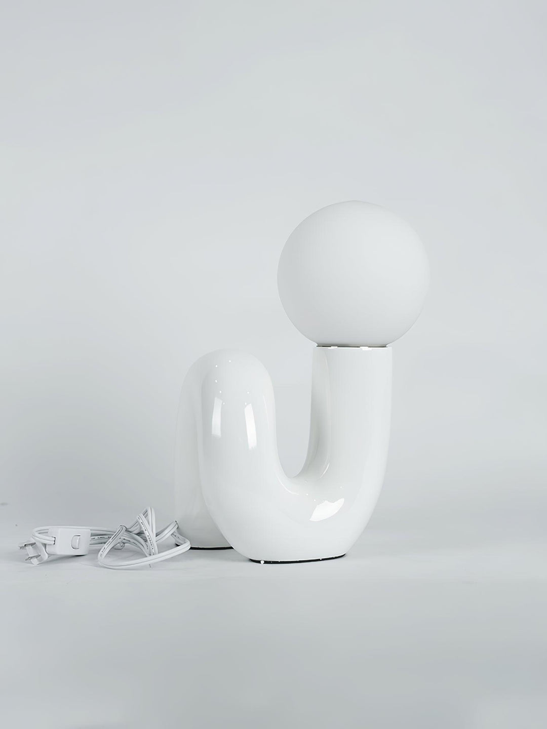 Lekfull N-formad Bordslampa